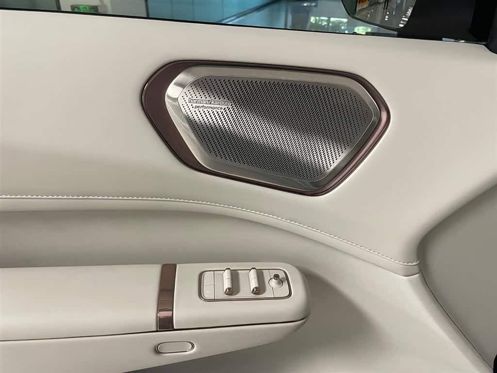 2025 Lynk & Co 900 Black, 9,400 km, China export – photo 7