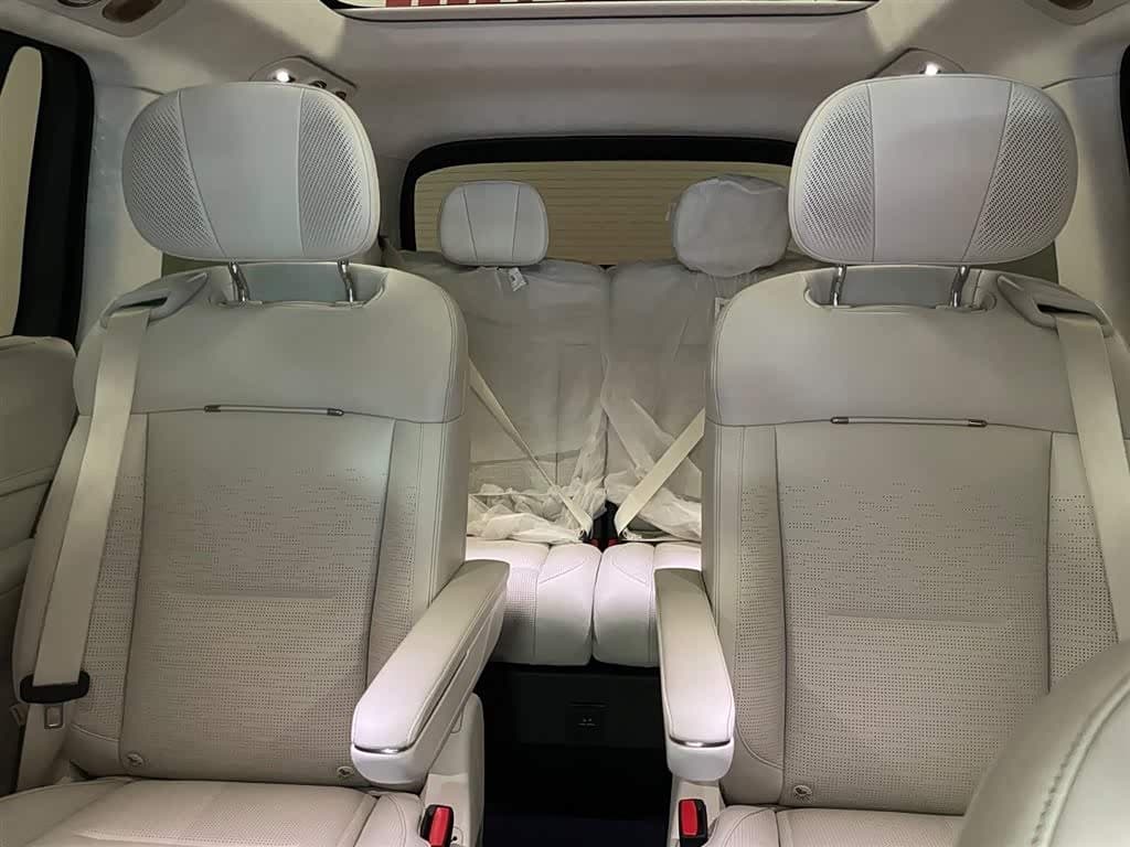 2025 Lynk & Co 900 Black, 9,400 km, China export – photo 9