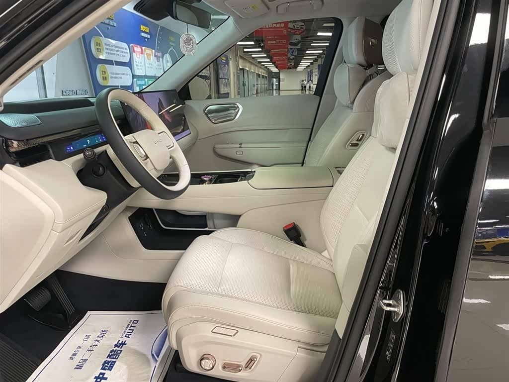 2025 Lynk & Co 900 Black, 9,400 km, China export – photo 8