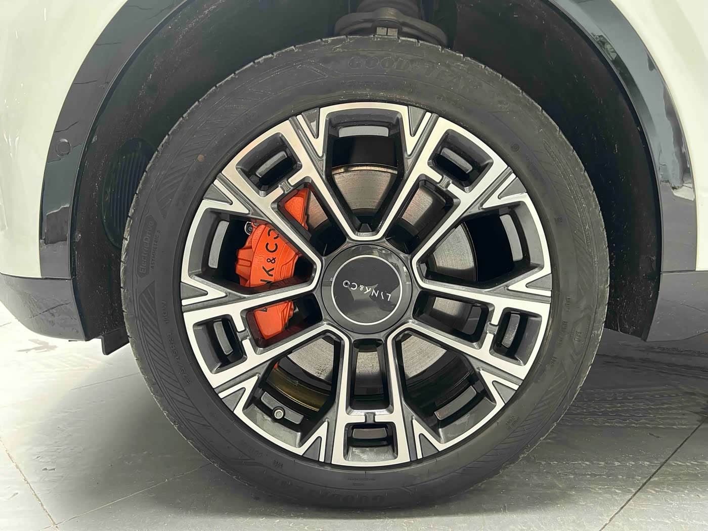 2025 Lynk & Co 900 White, 41,300 km, China export – photo 2