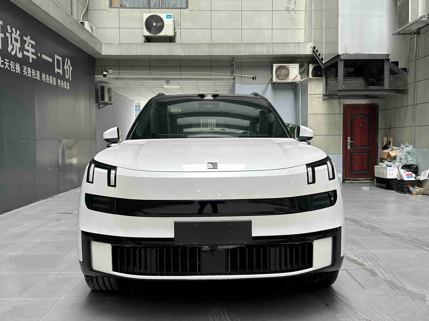 2025 Lynk & Co 900 White, 41,300 km, China export – photo 18