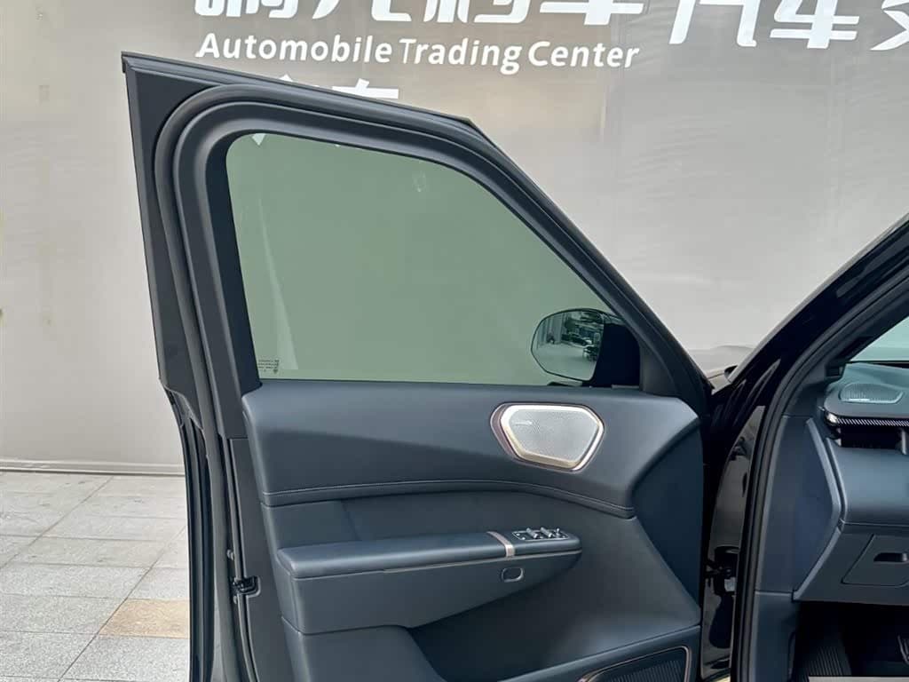 2025 Lynk & Co 900 Black, 22,300 km, China export – photo 12
