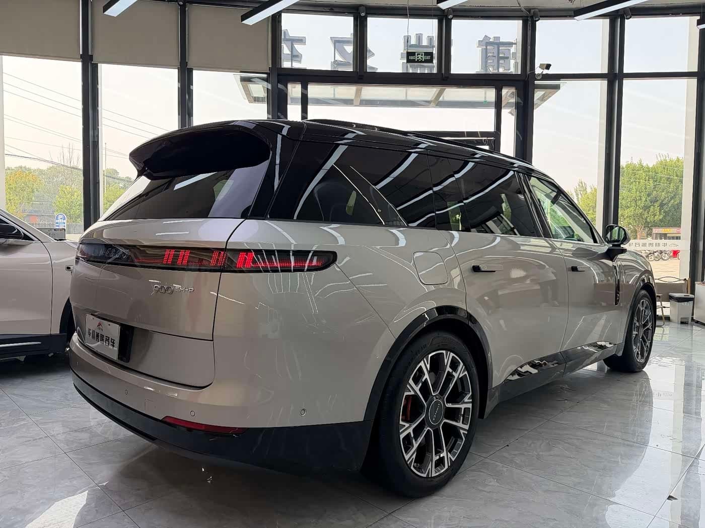 2025 Lynk & Co 900 Champagne, 16,000 km, China export – photo 20