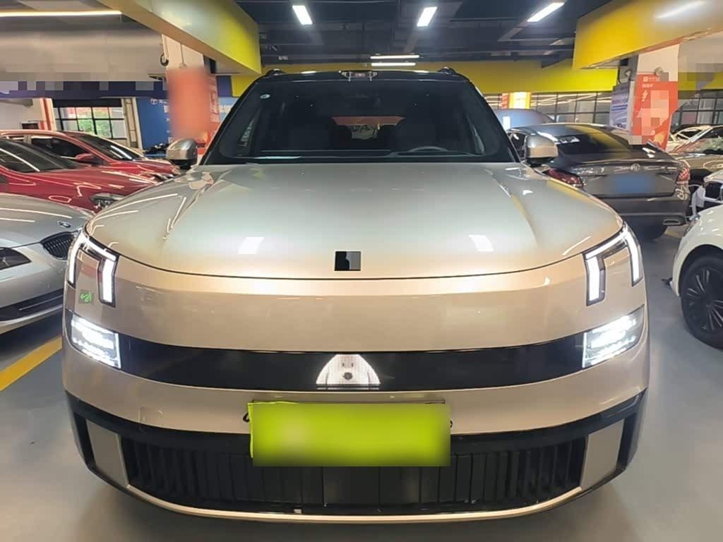2025 Lynk & Co 900 Silbergrau, 12,700 km, China export – photo 3