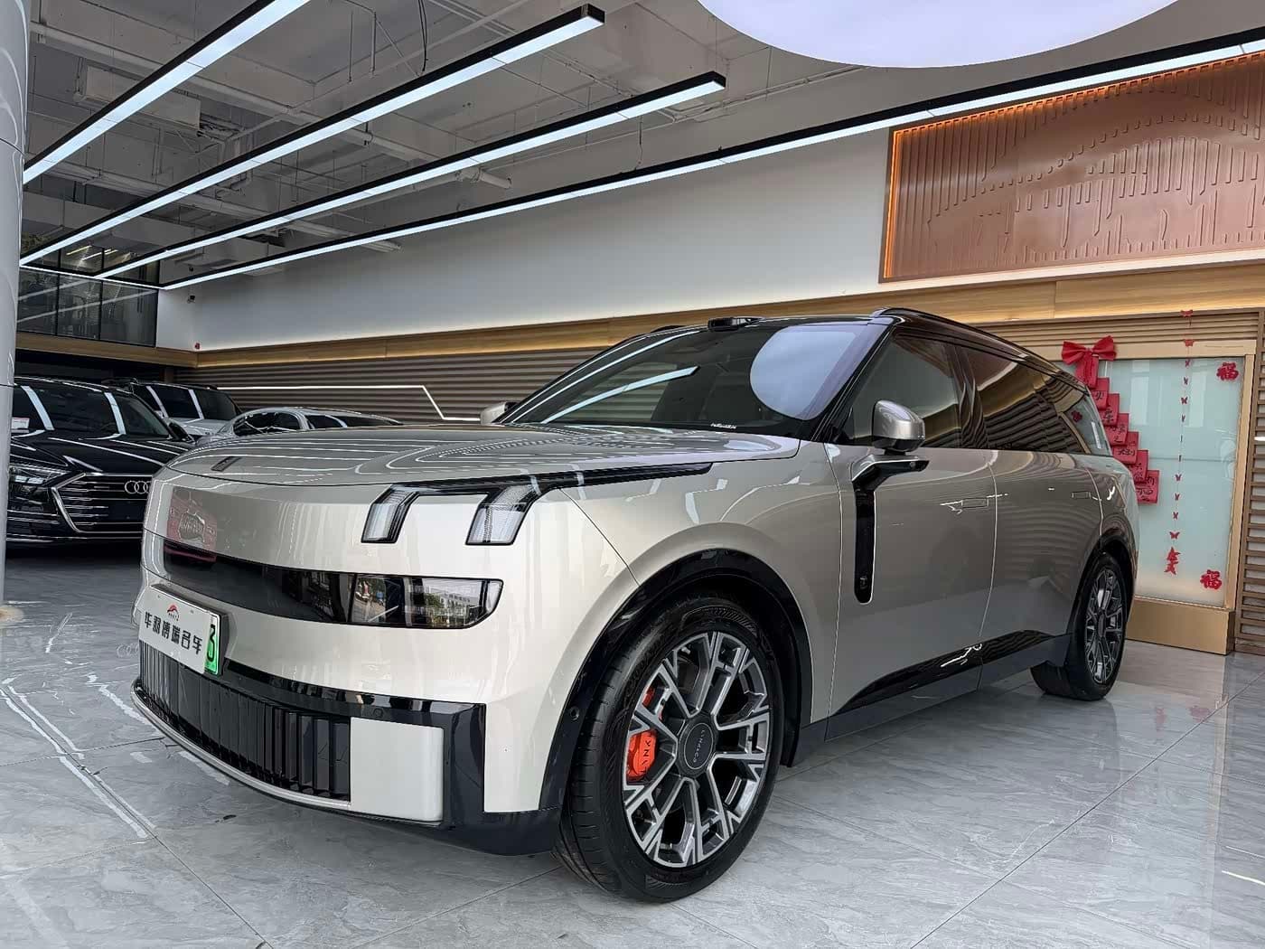 2025 Lynk & Co 900 Champagne, 16,000 km, China export – photo 1