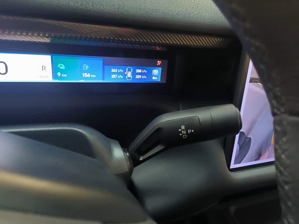 2025 Lynk & Co 900 Silbergrau, 12,700 km, China export – photo 14