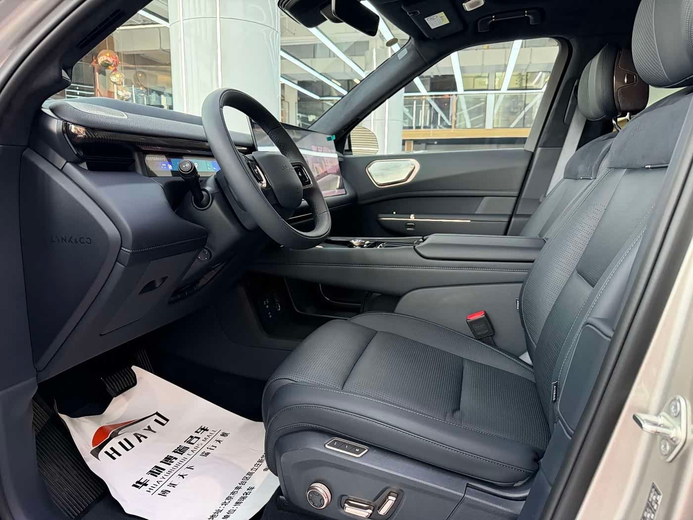 2025 Lynk & Co 900 Champagne, 16,000 km, China export – photo 4