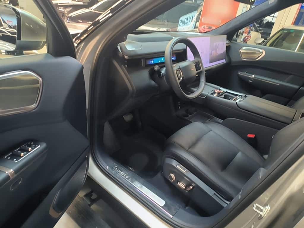 2025 Lynk & Co 900 Silbergrau, 12,700 km, China export – photo 16