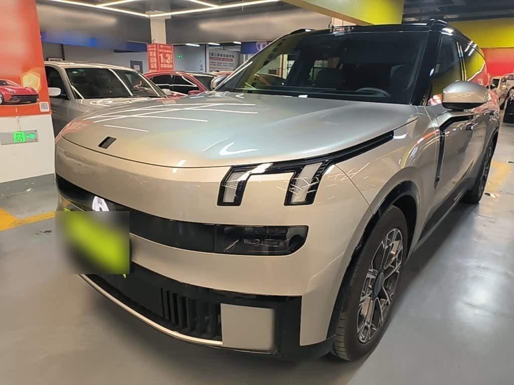 2025 Lynk & Co 900 Silbergrau, 12,700 km, China export – photo 1