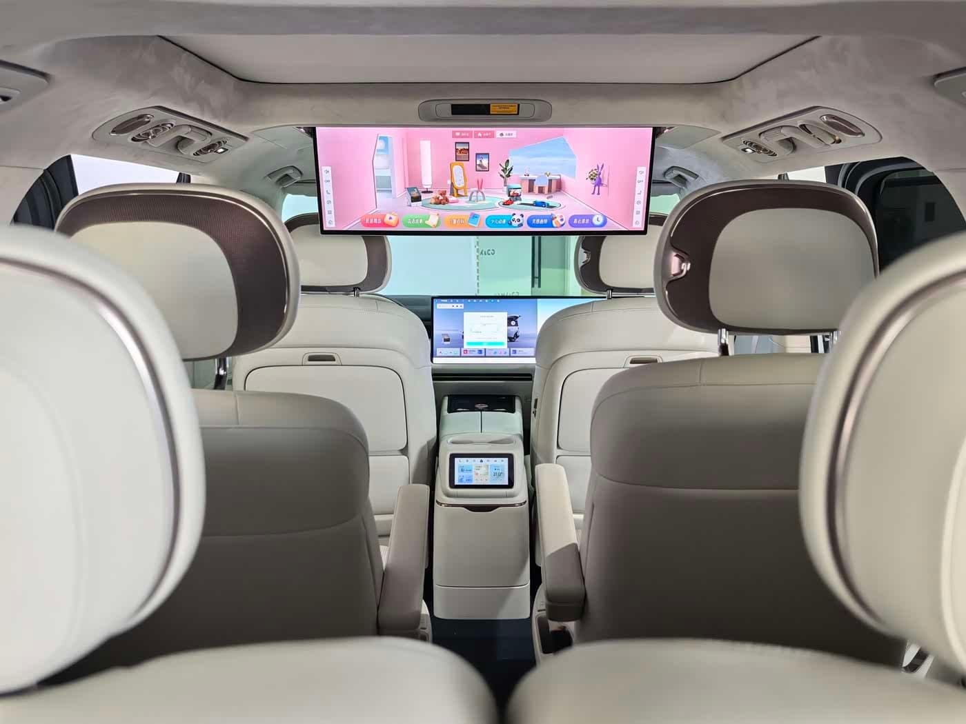 2025 Lynk & Co 900 White, 19,000 km, China export – photo 12