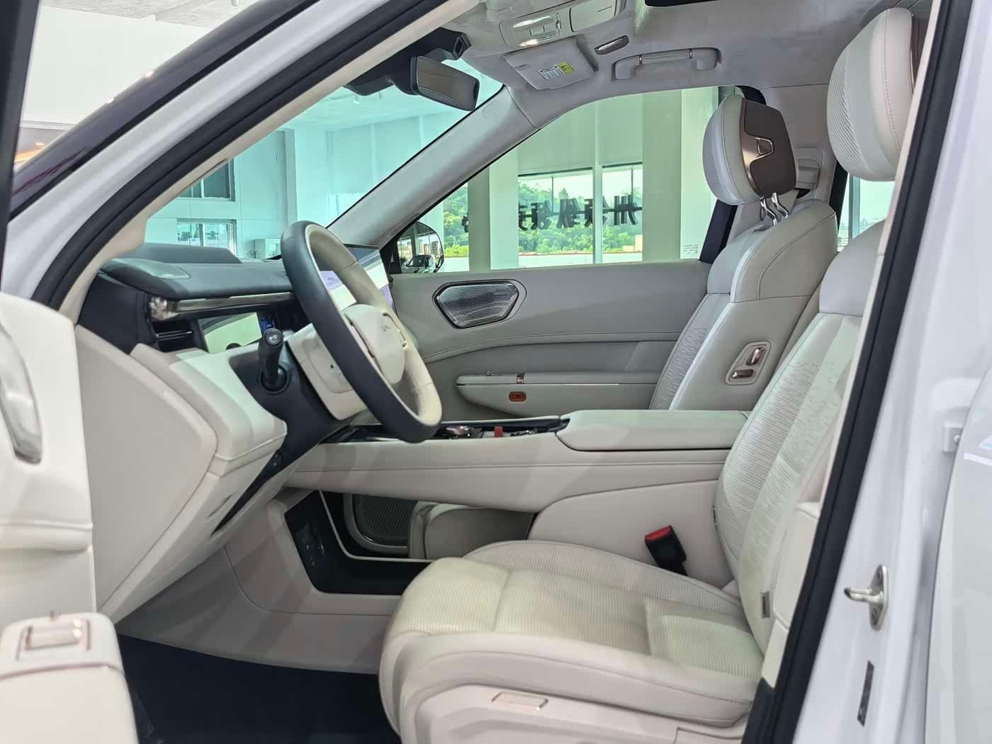 2025 Lynk & Co 900 White, 19,000 km, China export – photo 15