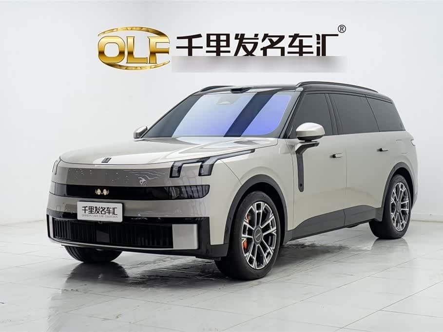 2025 Lynk & Co 900 Champagne, 15,600 km, China export – photo 1