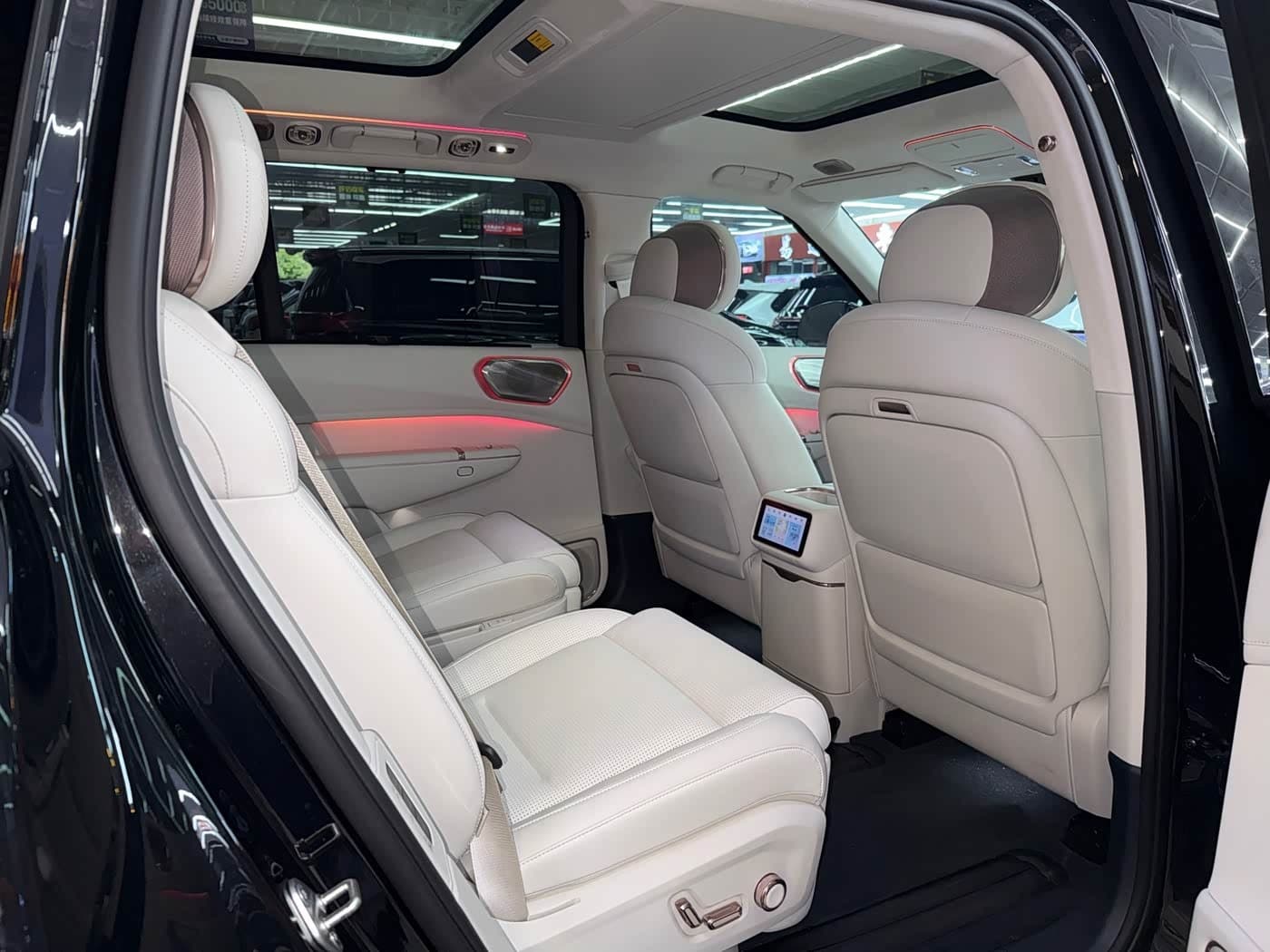2025 Lynk & Co 900 Black, 10,000 km, China export – photo 12