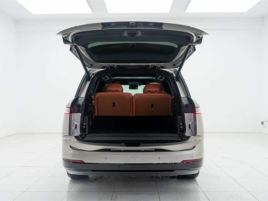 2025 Lynk & Co 900 Champagne, 15,600 km, China export – photo 14