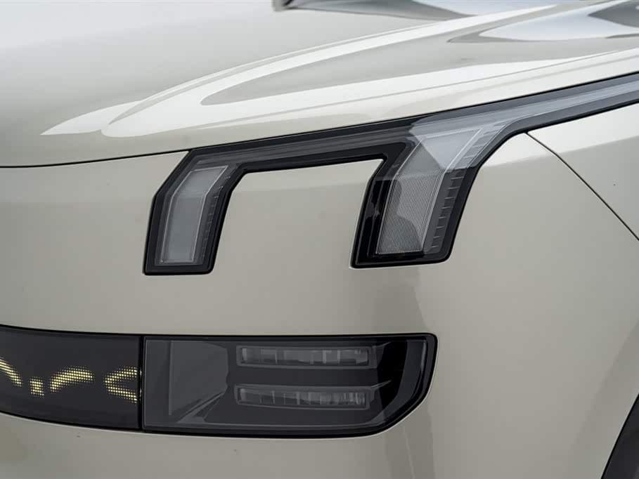 2025 Lynk & Co 900 Champagne, 15,600 km, China export – photo 10