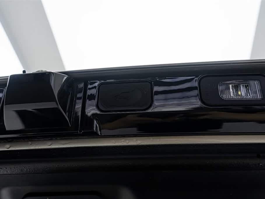 2025 Lynk & Co 900 Champagne, 15,600 km, China export – photo 15
