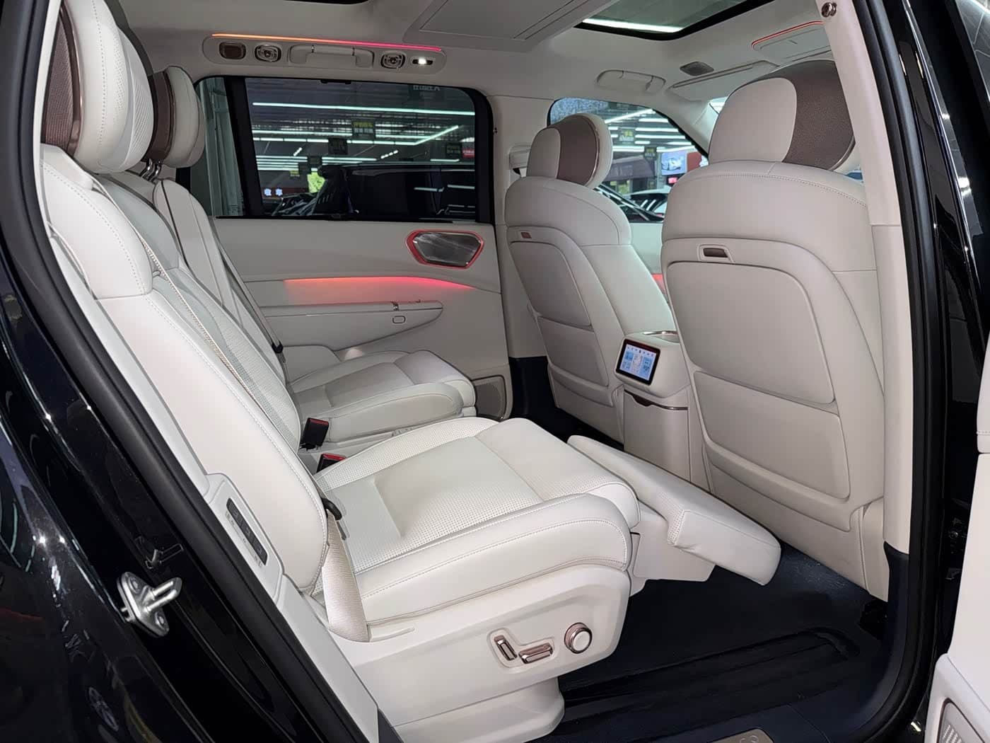 2025 Lynk & Co 900 Black, 10,000 km, China export – photo 16