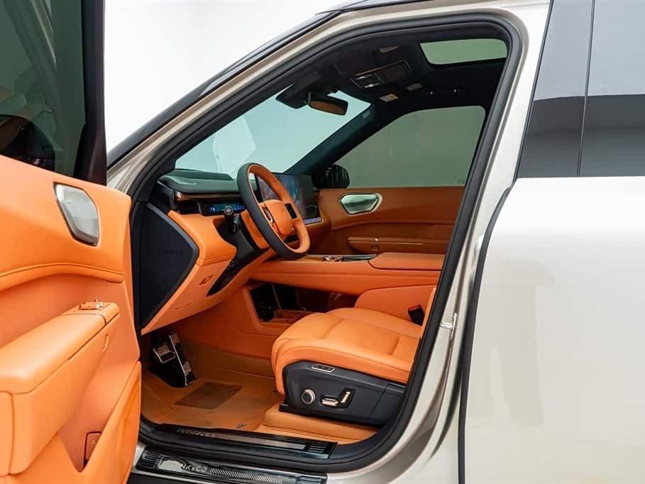2025 Lynk & Co 900 Champagne, 15,600 km, China export – photo 17