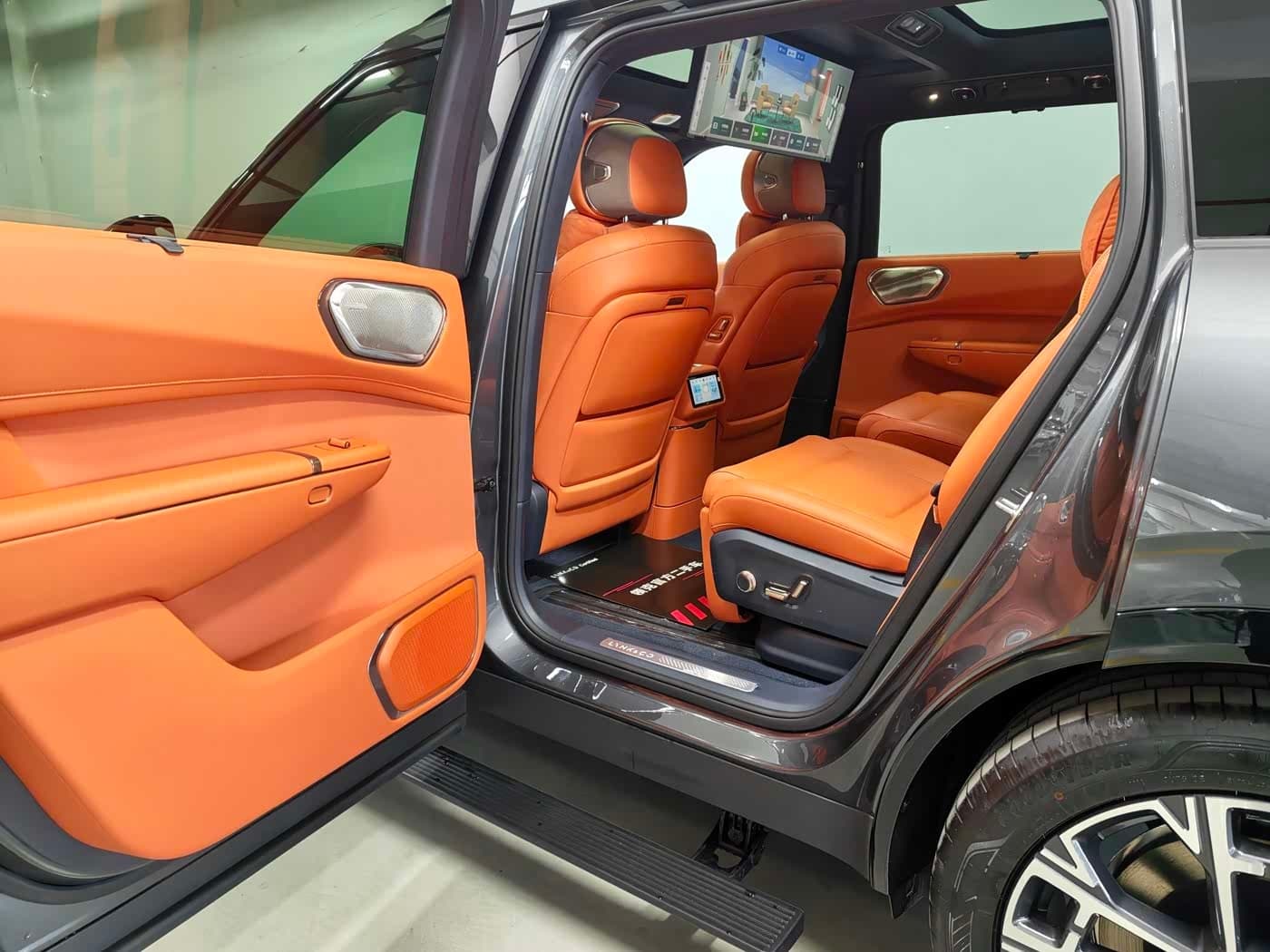 2025 Lynk & Co 900 Silbergrau, 2,000 km, China export – photo 13
