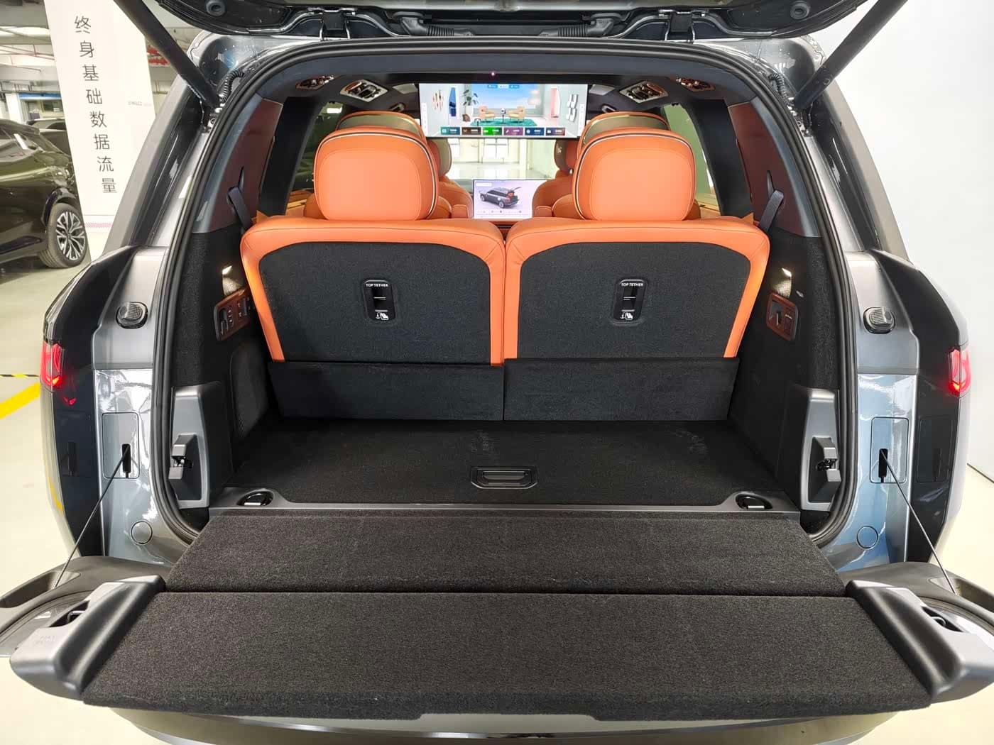 2025 Lynk & Co 900 Silbergrau, 2,000 km, China export – photo 17