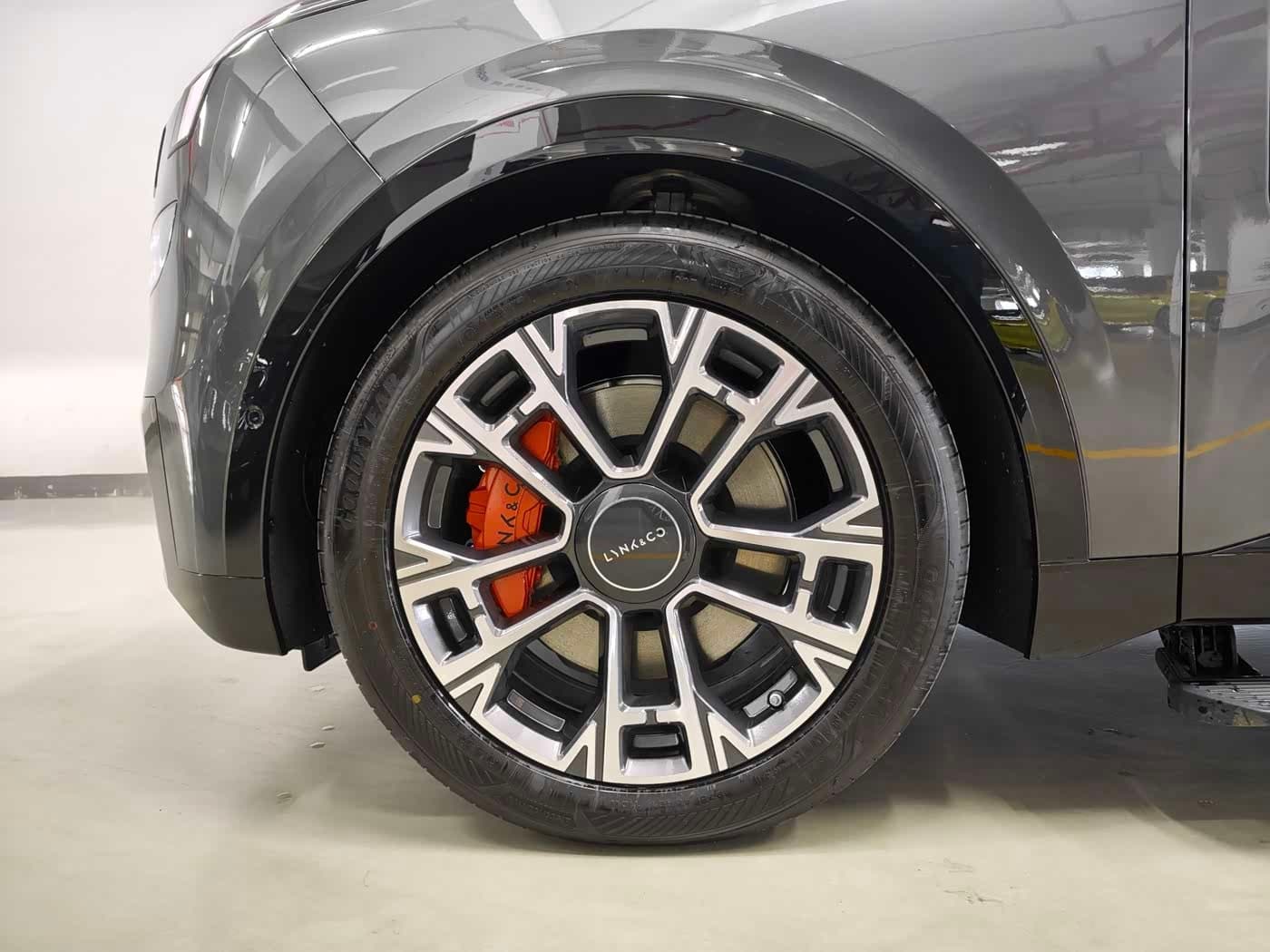 2025 Lynk & Co 900 Silbergrau, 2,000 km, China export – photo 15