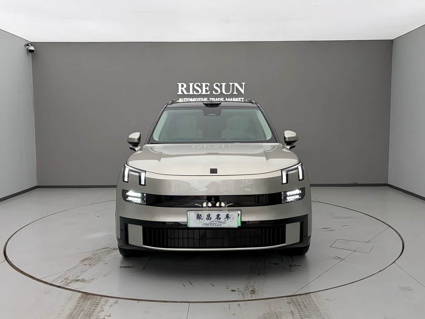 2025 Lynk & Co 900 Silbergrau, 11,000 km, China export – photo 2