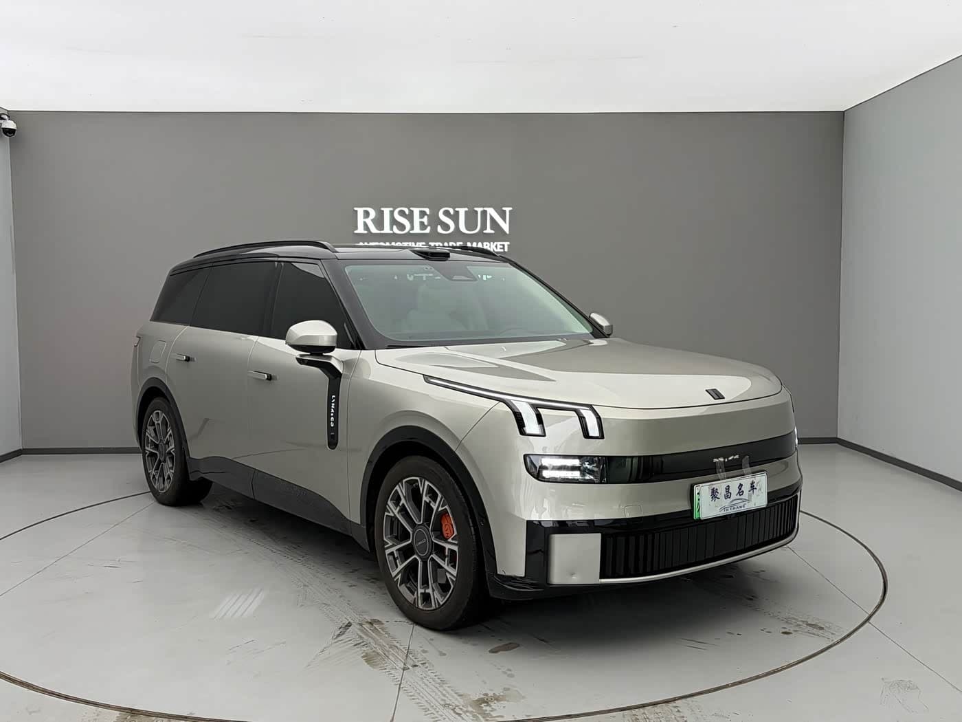 2025 Lynk & Co 900 Silbergrau, 11,000 km, China export – photo 3