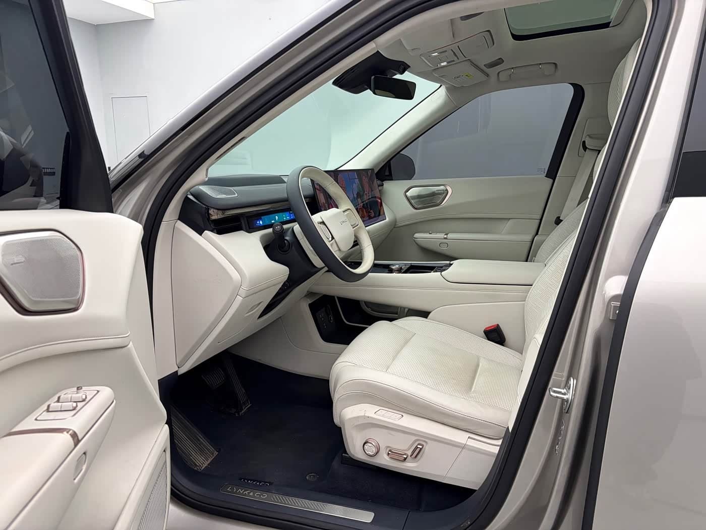 2025 Lynk & Co 900 Silbergrau, 11,000 km, China export – photo 5
