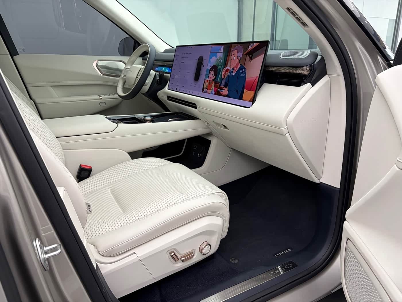 2025 Lynk & Co 900 Silbergrau, 11,000 km, China export – photo 12