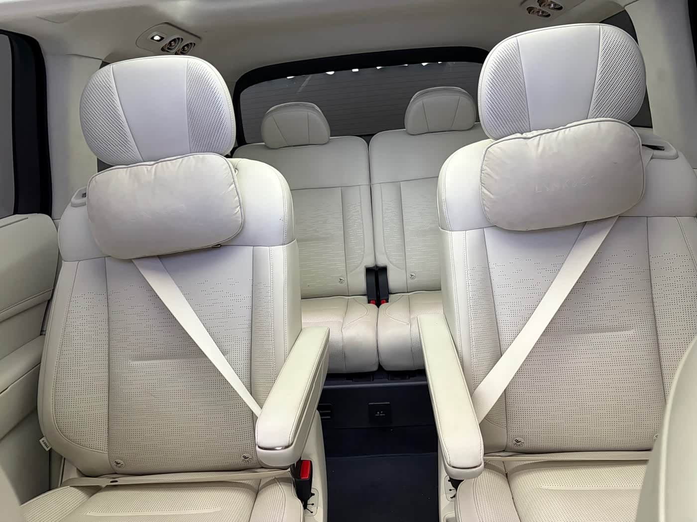 2025 Lynk & Co 900 Silbergrau, 11,000 km, China export – photo 10