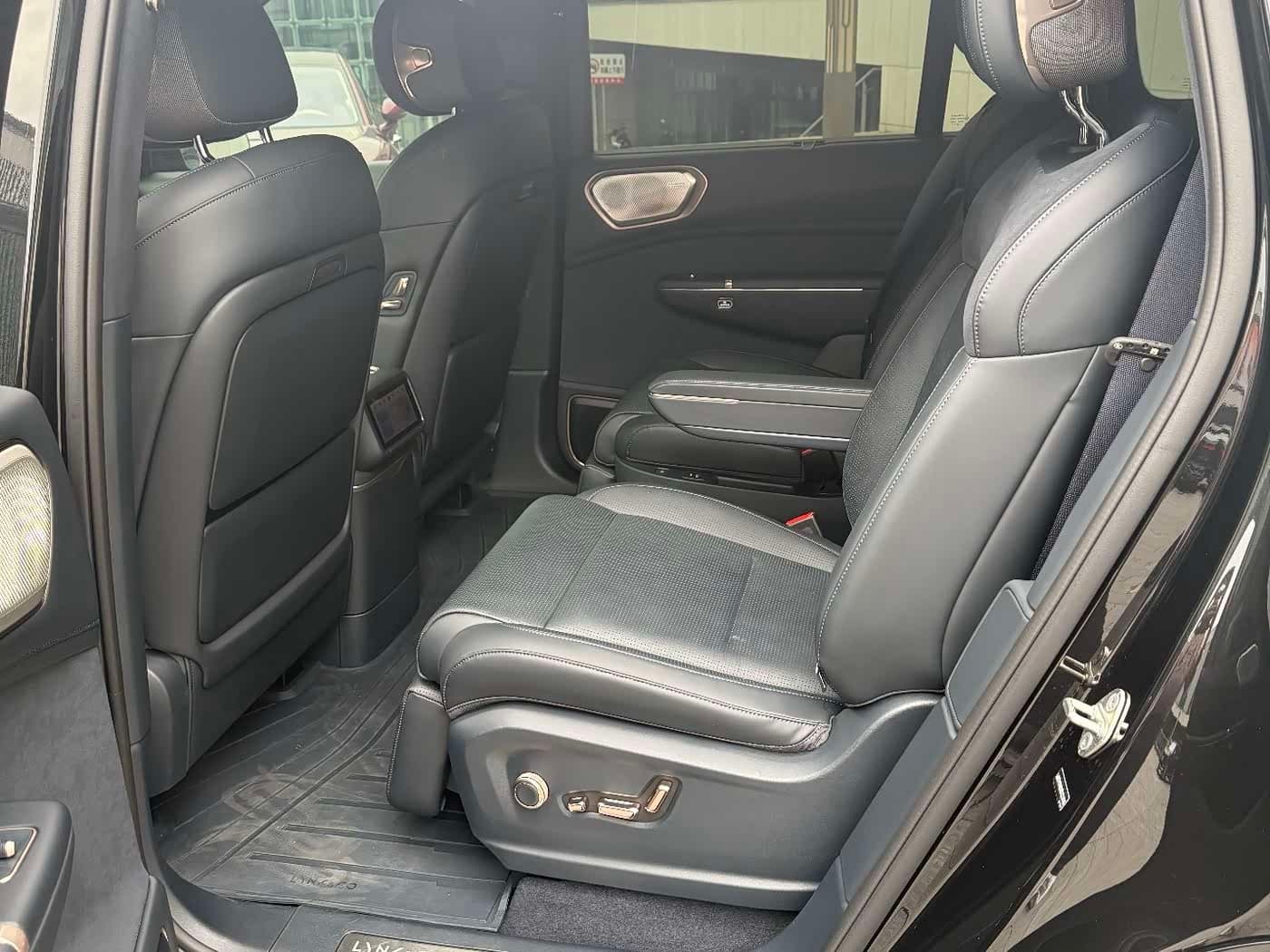 2025 Lynk & Co 900 Black, 16,000 km, China export – photo 9