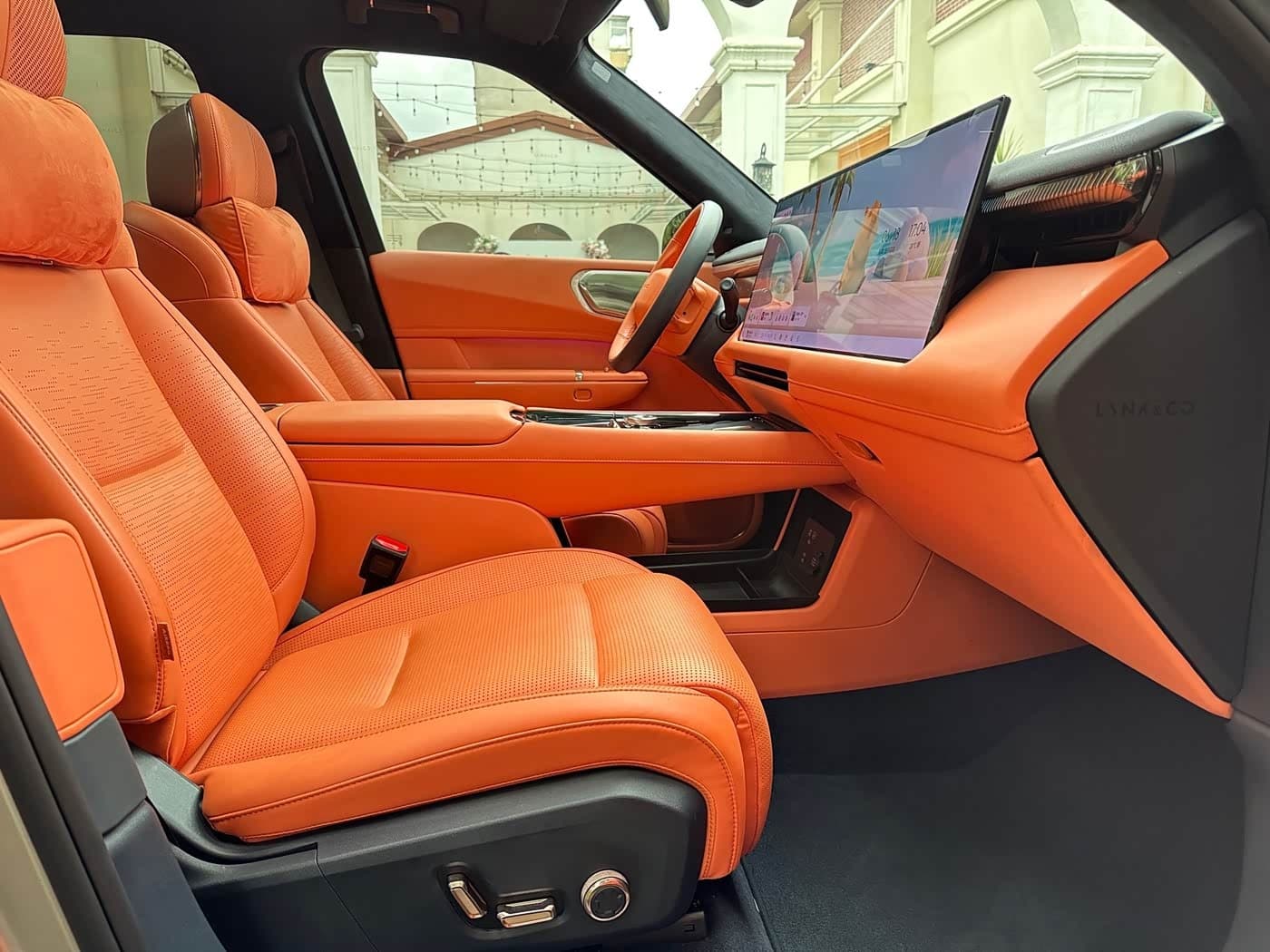 2025 Lynk & Co 900 Champagne, 24,900 km, China export – photo 12