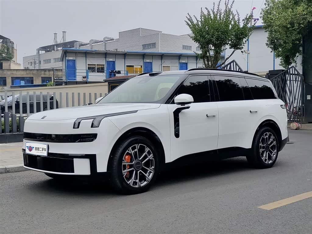 2025 Lynk & Co 900 White, 29,000 km, China export – photo 1
