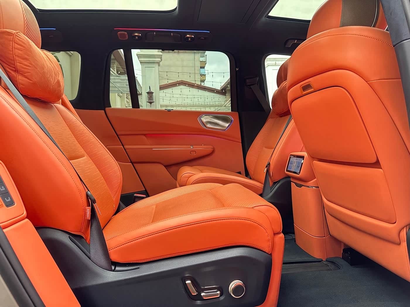 2025 Lynk & Co 900 Champagne, 24,900 km, China export – photo 20