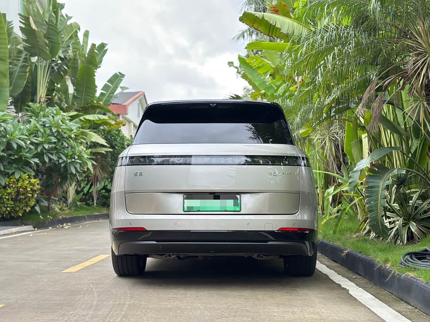 2025 Lynk & Co 900 Champagne, 24,900 km, China export – photo 4