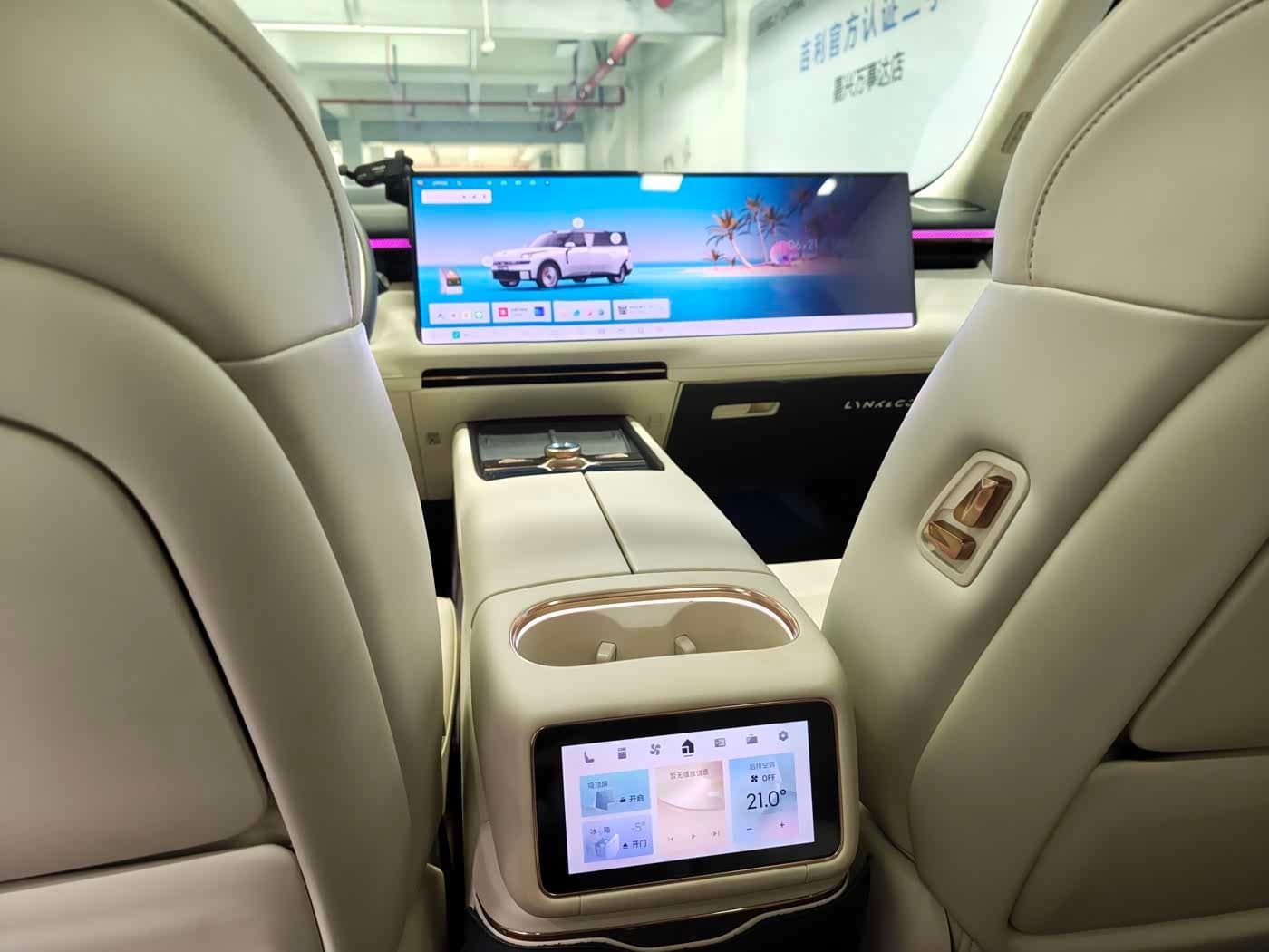 2025 Lynk & Co 900 White, 20,000 km, China export – photo 9