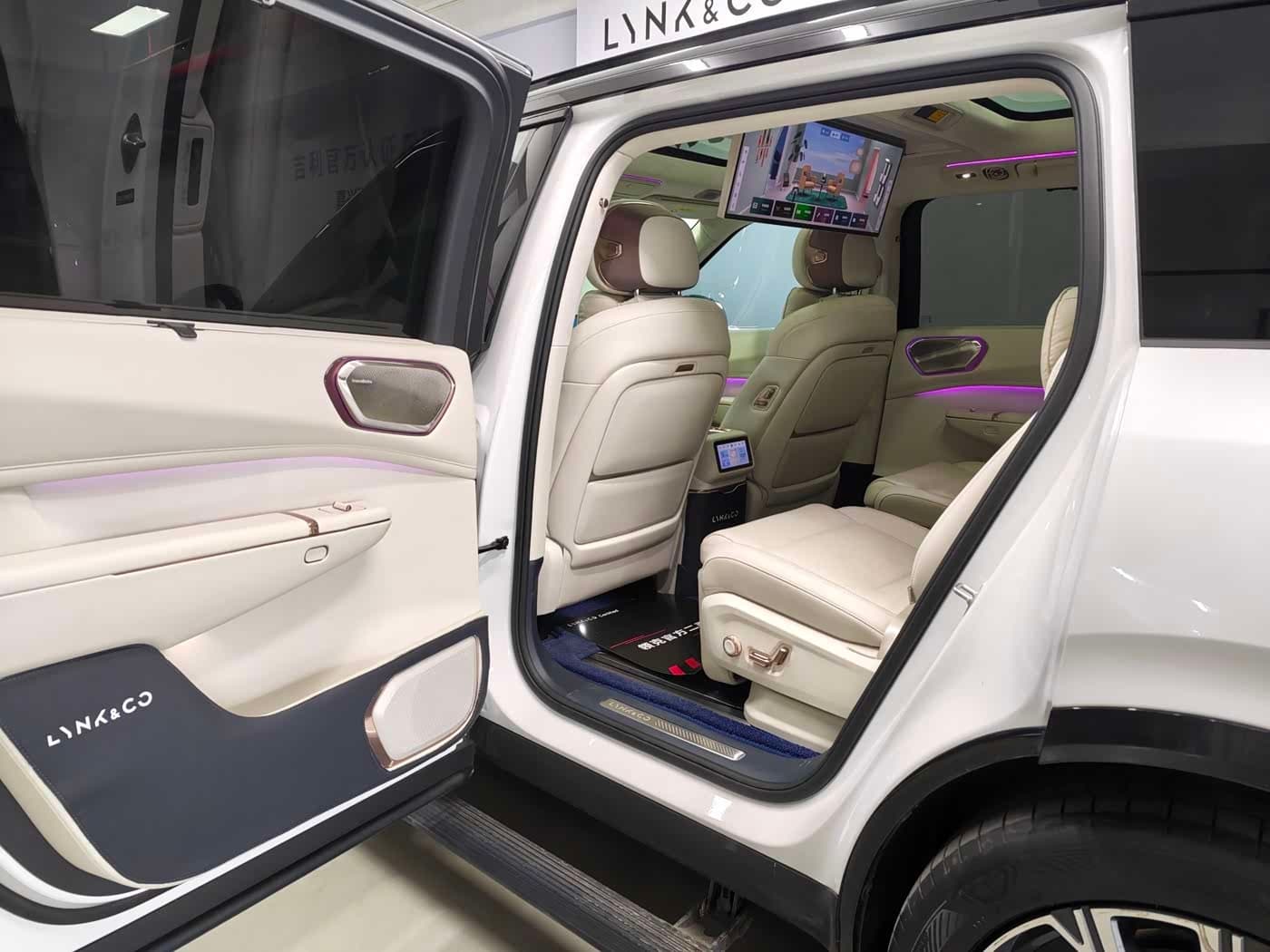 2025 Lynk & Co 900 White, 20,000 km, China export – photo 20