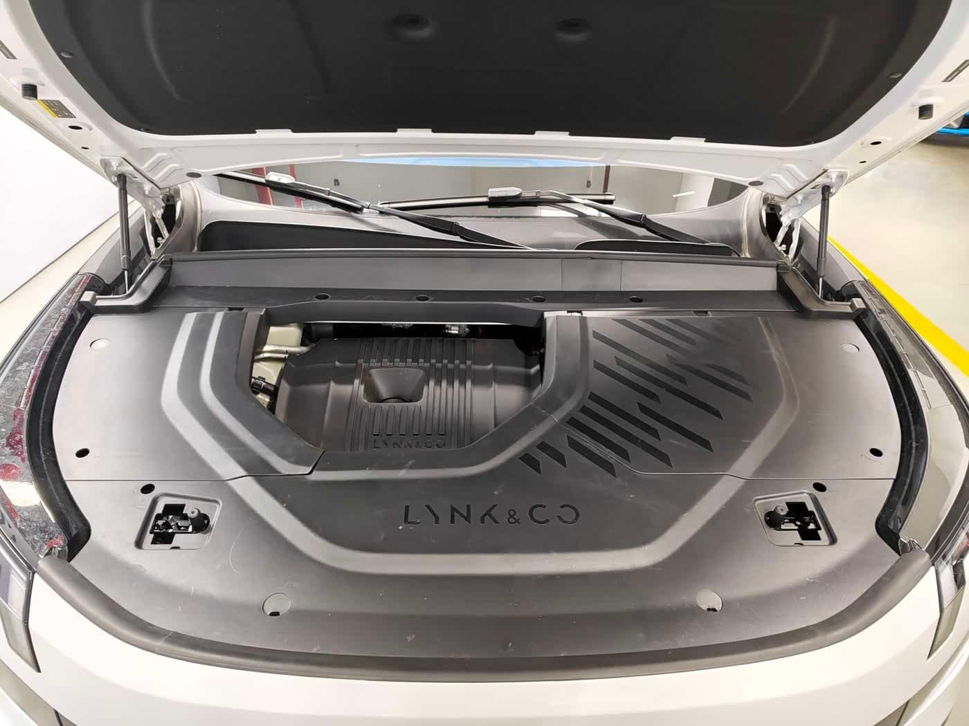 2025 Lynk & Co 900 White, 20,000 km, China export – photo 17