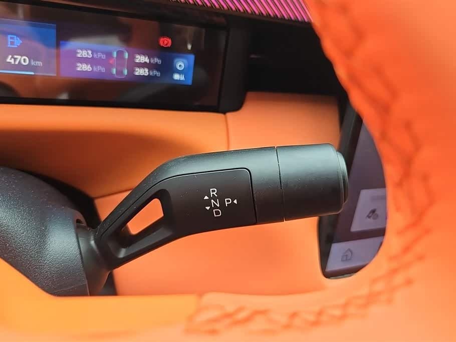 2025 Lynk & Co 900 Black, 7,800 km, China export – photo 16