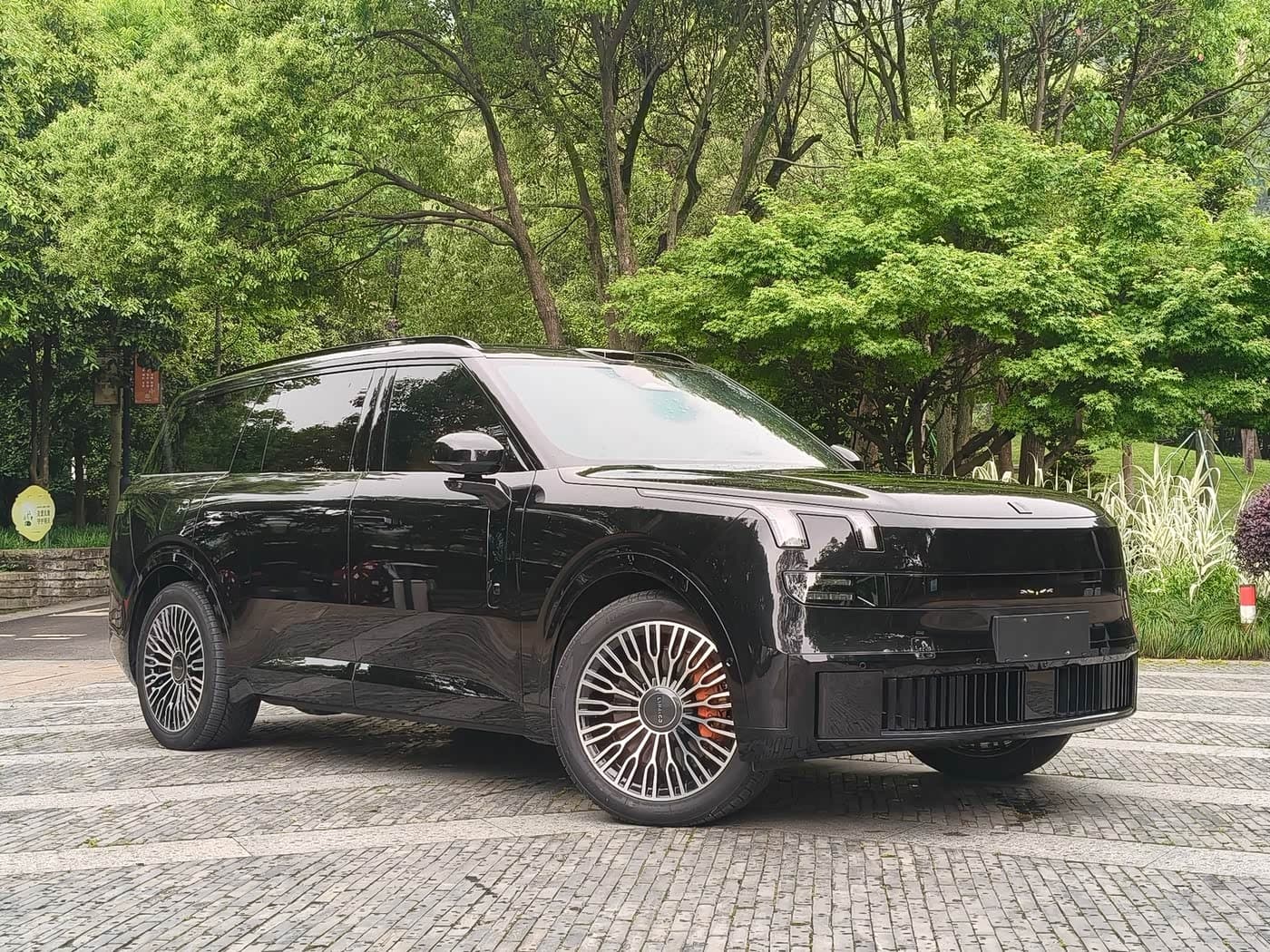 2025 Lynk & Co 900 Black, 16,000 km, China export – photo 2