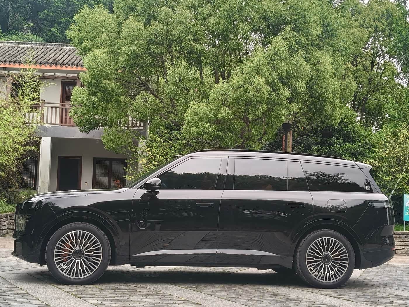 2025 Lynk & Co 900 Black, 16,000 km, China export – photo 4