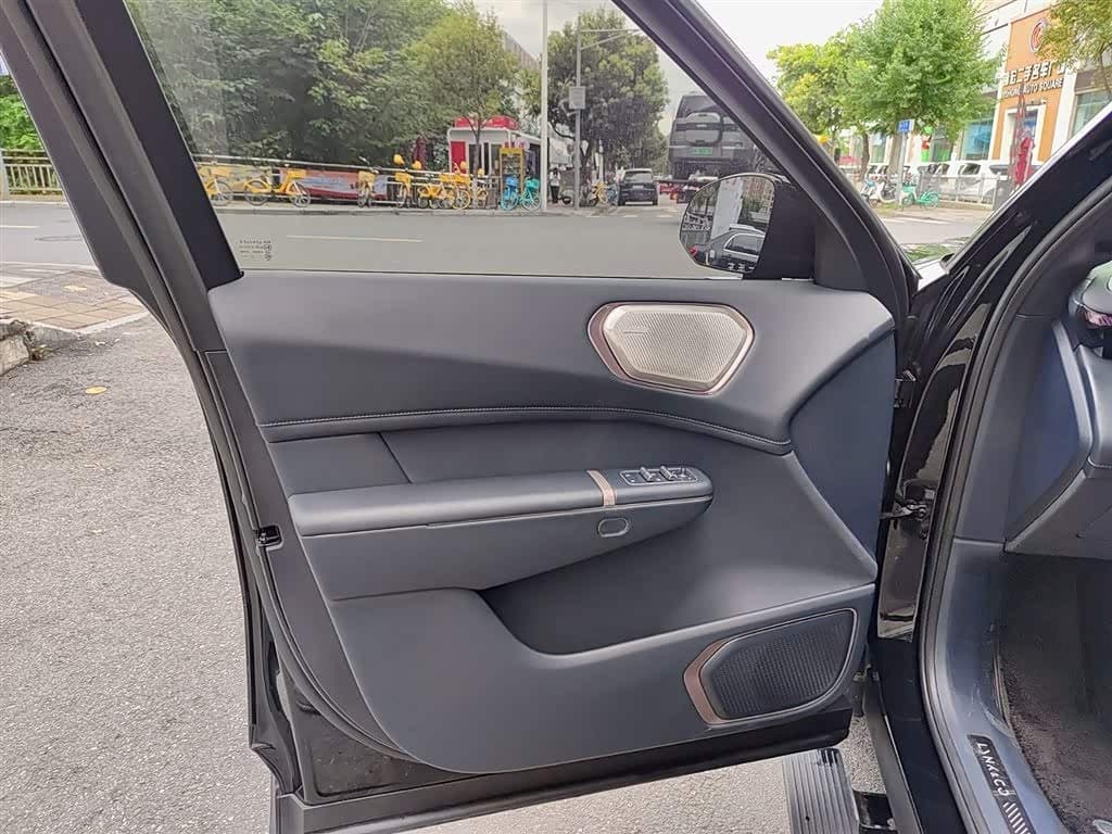 2025 Lynk & Co 900 Black, 38,000 km, China export – photo 6