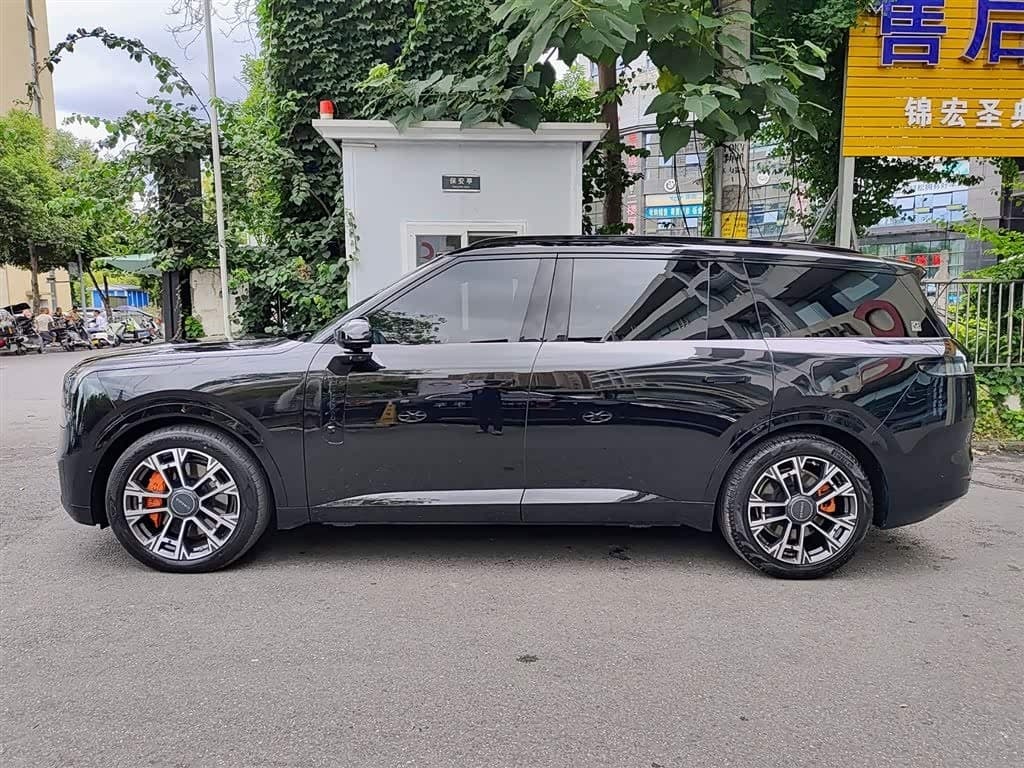 2025 Lynk & Co 900 Black, 38,000 km, China export – photo 3