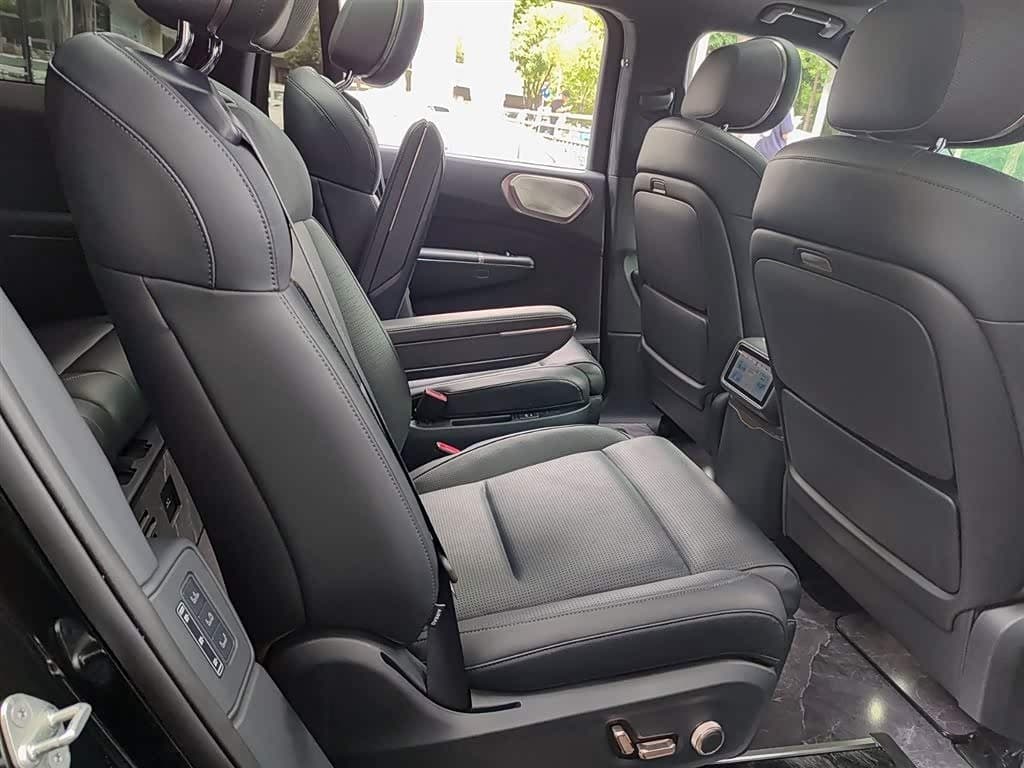 2025 Lynk & Co 900 Black, 38,000 km, China export – photo 11