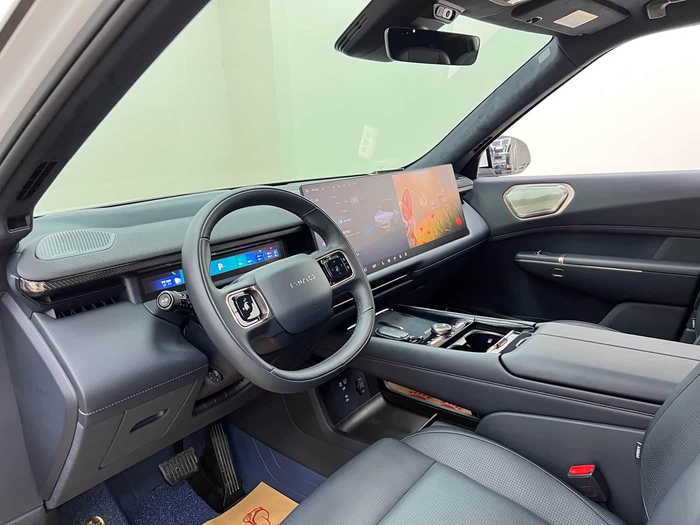 2025 Lynk & Co 900 White, 33,800 km, China export – photo 15