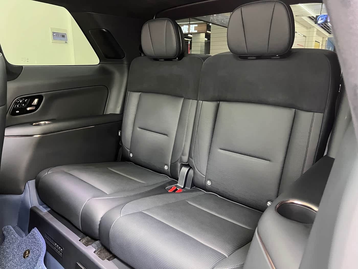 2025 Lynk & Co 900 White, 33,800 km, China export – photo 19