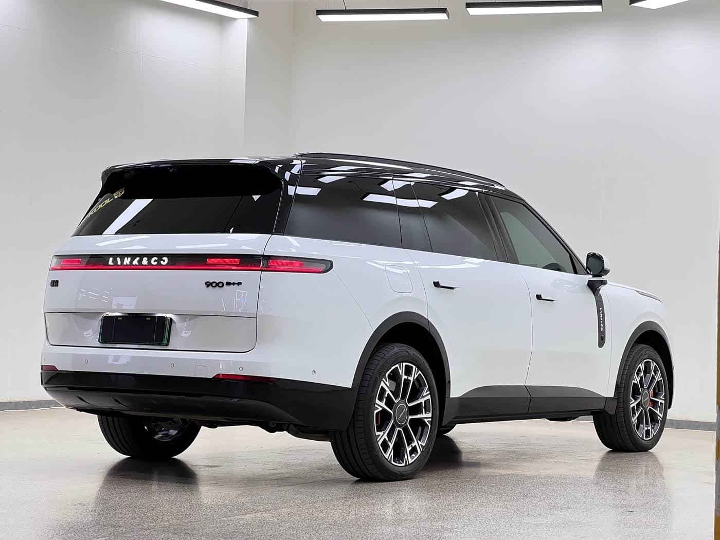 2025 Lynk & Co 900 White, 33,800 km, China export – photo 7