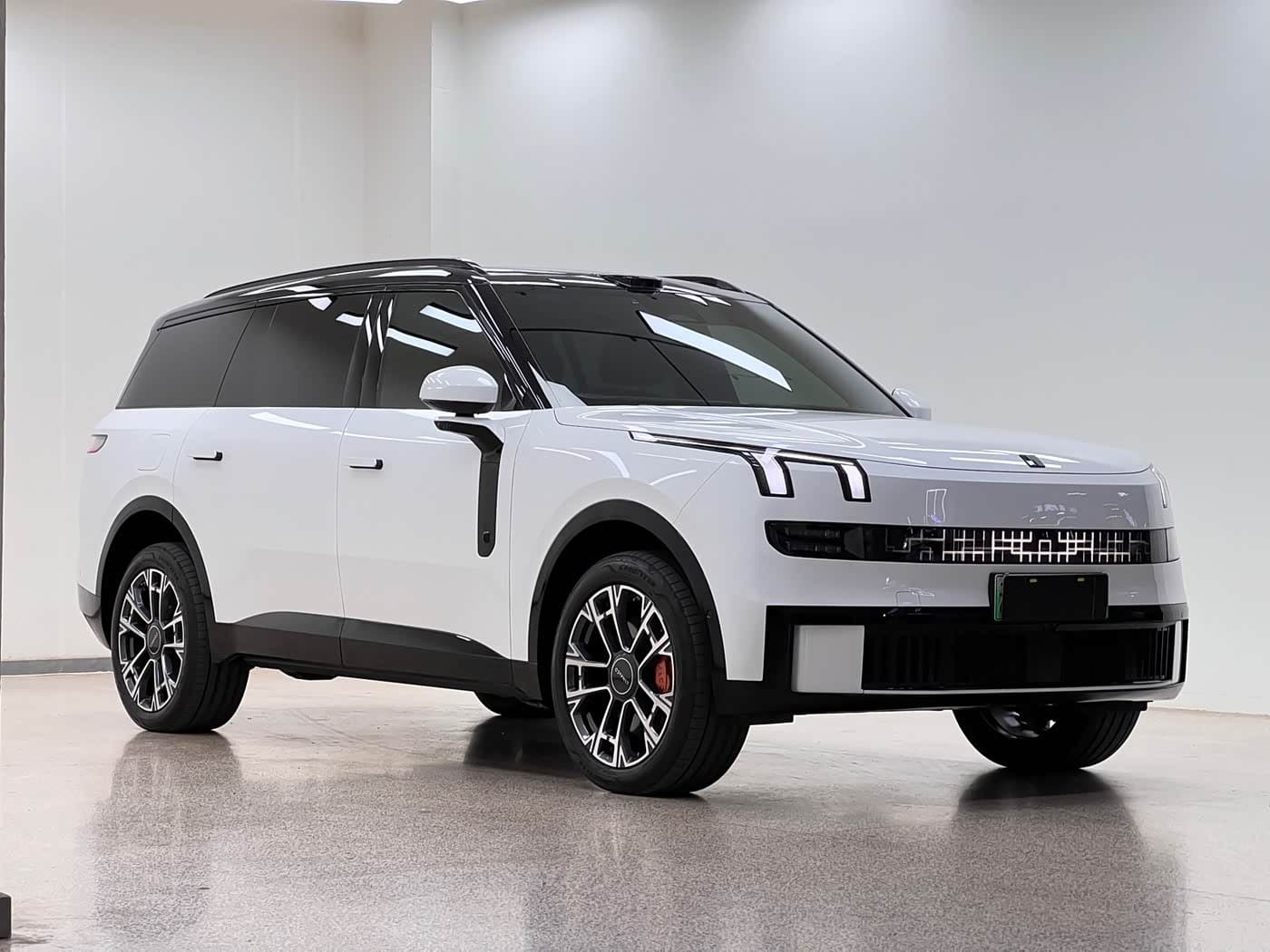 2025 Lynk & Co 900 White, 33,800 km, China export – photo 3