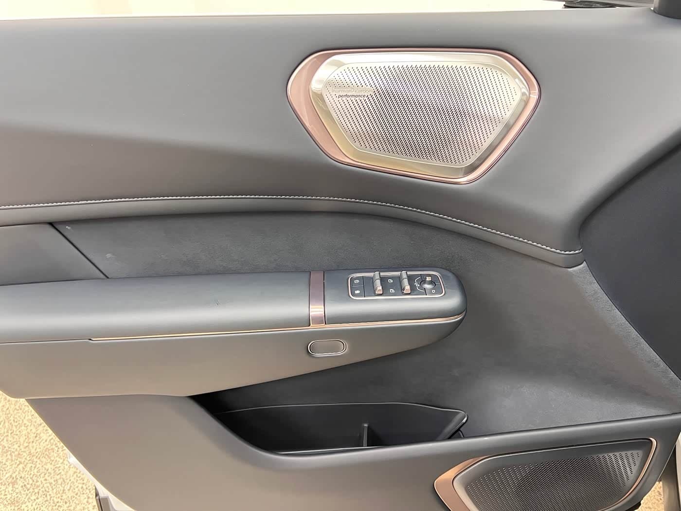 2025 Lynk & Co 900 White, 33,800 km, China export – photo 12
