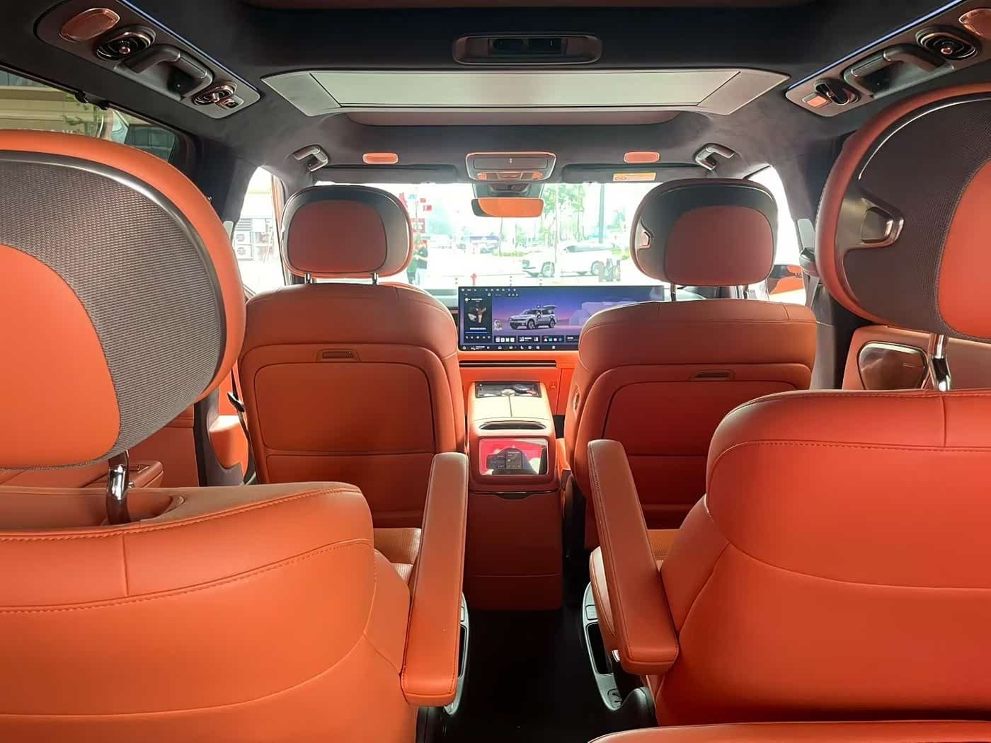 2025 Lynk & Co 900 Silbergrau, 31,700 km, China export – photo 8